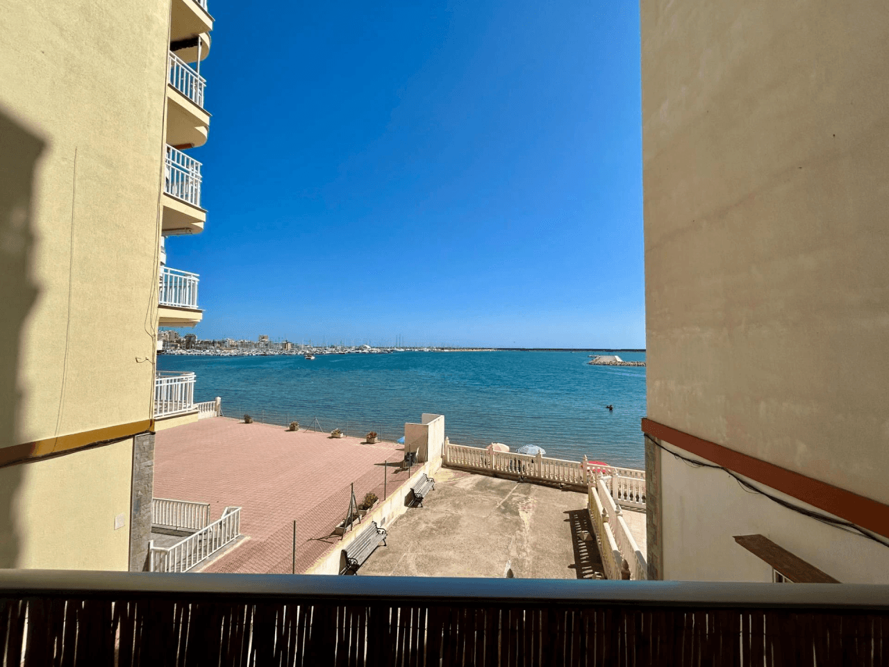 Apartamento en venta de 2 dormitorios en Playa del Acequión, Torrevieja